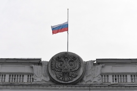 Общенациональный траур начался в России в связи с трагедией в Кемерове