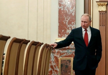 Владимир Путин подписал указ о принятии отставки правительства