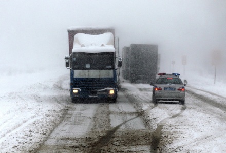 Движение на участке М-4 под Ростовом закрыли для пассажирского транспорта из-за метели
