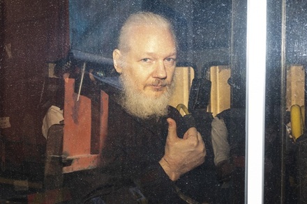 Отец Джулиана Ассанжа опасается за жизнь основателя WikiLeaks в тюрьме