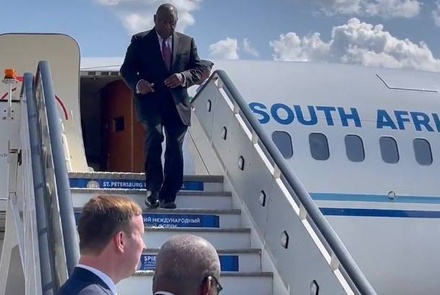 Президент ЮАР прибыл в Санкт-Петербург