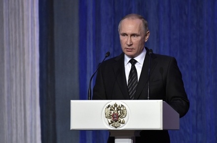 Путин заявил о необходимости принятия мер в сфере акцизов на алкоголь