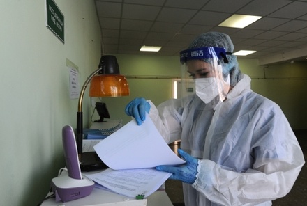 Число выявленных в РФ с начала пандемии случаев заражения коронавирусом превысило 15 млн