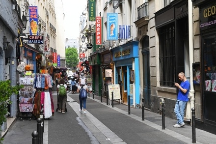 Во Франции за четыре дня разграбили 200 продуктовых магазинов и 250 табачных лавок