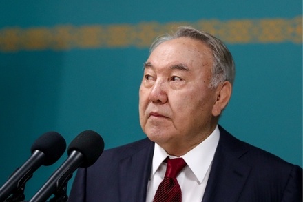 Назарбаев предложил организовать встречу Путина и Зеленского