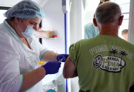 Путин призвал «неукоснительно» соблюдать принцип добровольности при  вакцинации