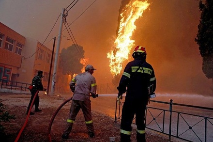 Число жертв пожаров в Греции возросло до 83