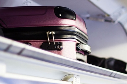 Инструкции для пассажиров в SSJ-100 включают запрет на вынос багажа при аварии