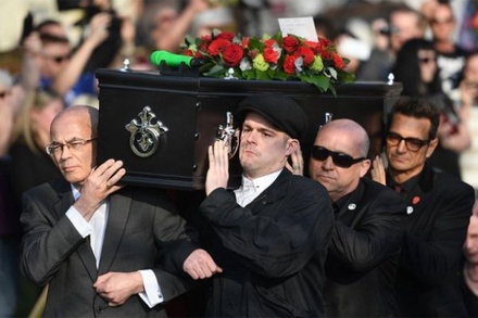 В Британии состоялись похороны вокалиста The Prodigy  Кита Флинта