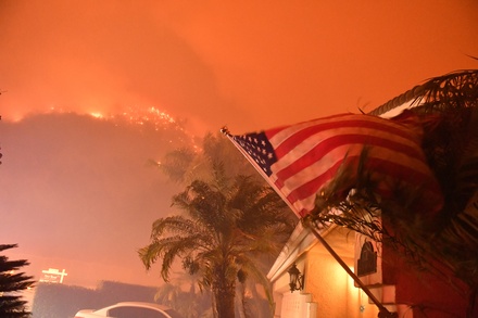 Более 10 человек погибли в результате лесных пожаров в Калифорнии