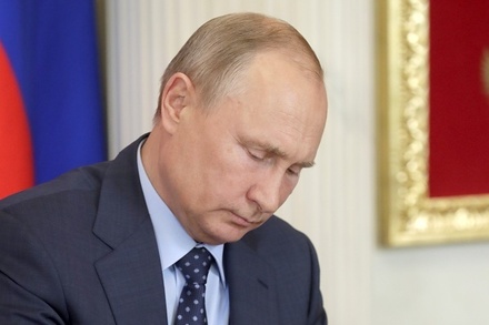 Владимир Путин подписал закон о контрсанкциях против США и их союзников