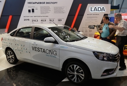 «АвтоВАЗ» поднял цены почти на все комплектации Lada Vesta