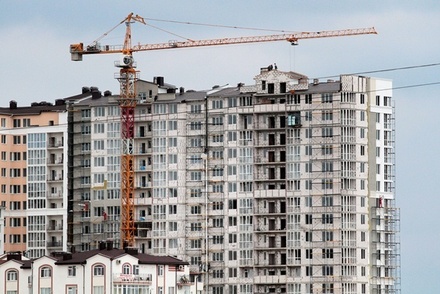 Половина граждан России считает лучшим вложением денег покупку недвижимости