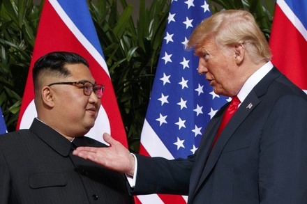 Трамп в шутку заявил, что они с Ким Чен Ыном влюбились друг в друга
