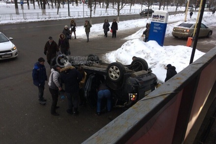 В Одинцове машина съехала с третьего этажа многоуровневой парковки