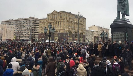 Полиция сообщила примерно о тысяче участников акции оппозиции в Москве