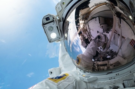 Космонавты призвали землян к спокойствию на фоне пандемии коронавируса