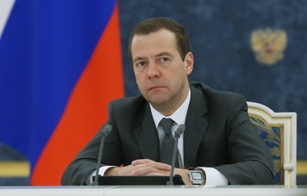 Медведев призвал кабмин незамедлительно начать реализацию послания Путина
