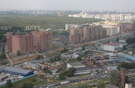 Власти Дзержинского поддержали инициативу по введению платных парковок в МО
