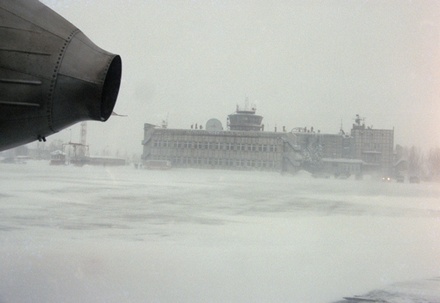 Аэропорт Южно-Сахалинска на сутки закрыли из-за циклона