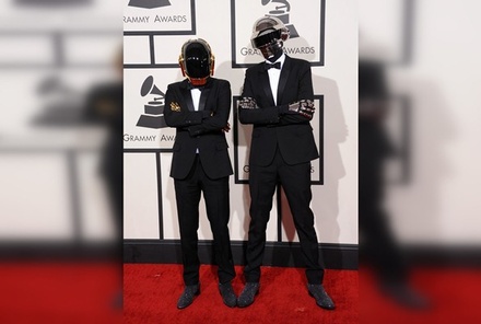Продажи альбома Daft Punk выросли на 8 000% после заявления о распаде группы