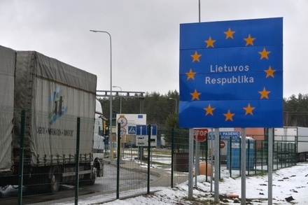 Поставки грузов в Калининград осложнились из-за очередей на границах с ЕС