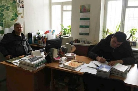 Полиция пришла в московский офис партии «Яблоко» из-за анонимного звонка