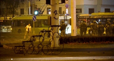 Associated Press опубликовало стоп-кадр с гибелью протестующего на митинге в Минске