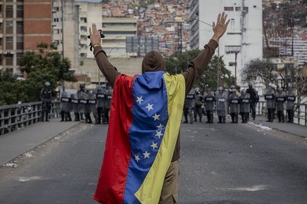 Россия готова стать посредником между властями и оппозицией Венесуэлы