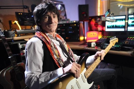 У гитариста The Rolling Stones диагностировали рак лёгких