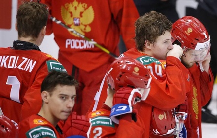 Российские хоккеисты проиграли сборной Чехии в матче молодёжного ЧМ