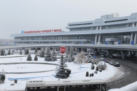 В минском аэропорту гражданин России пошутил о бомбе в чемодане