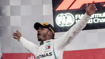 Британский гонщик Льюис Хэмилтон стал победителем Гран-при Германии