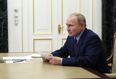 Владимир Путин назвал неизбежным процесс дедолларизации