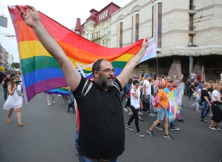 Несколько человек напали на участников гей-акции в Киеве