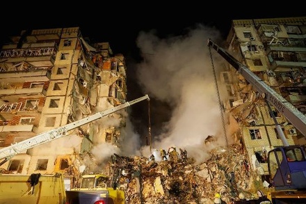 В Днепре из-под завалов жилого дома извлекли тела 25 человек