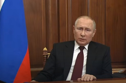 Путин: ситуация в Донбассе приобрела критический характер 