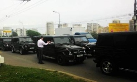 Аренда Gelandewagen для пробега выпускников Академии ФСБ обошлась в 120 тыс. рублей