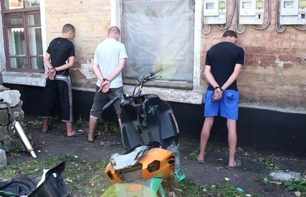 В сети появилось видео задержания в ДНР подростков-диверсантов