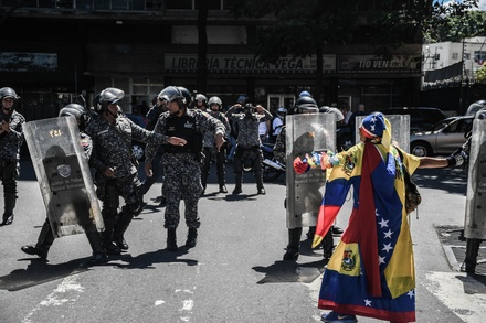 Посол Венесуэлы в РФ сравнил протесты в Каракасе с киевским Майданом