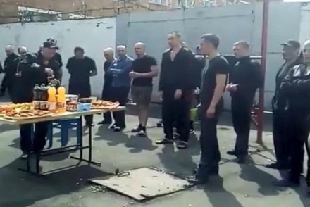 ФСИН проверяет видео с пасхальным банкетом заключённых орловской колонии