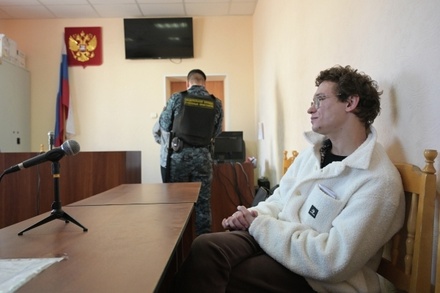 В Новосибирске суд оставил в силе арест актёру Никите Кологривому
