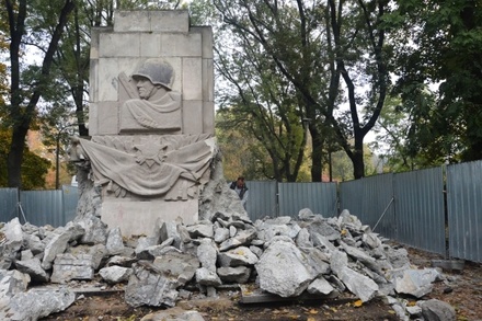 Депутат Чепа: памятники советским воинам в Европе сносят «позорно и втихаря»