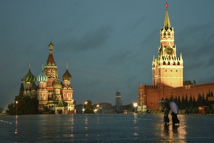 Синоптики пообещали москвичам сильный ливень ближайшей ночью