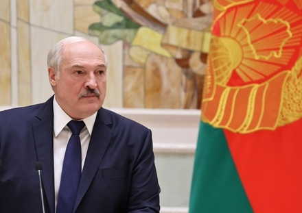 Лукашенко назвал президентские выборы в США «издевательством над демократией»