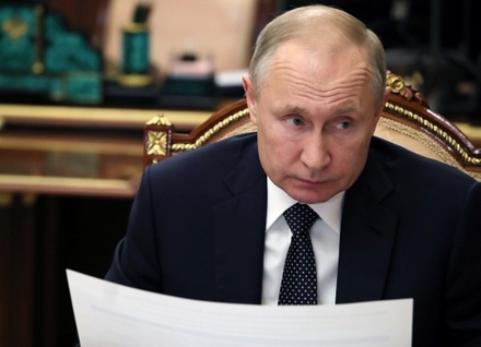 Владимир Путин призвал россиян учиться на чужих ошибках в борьбе с COVID-19