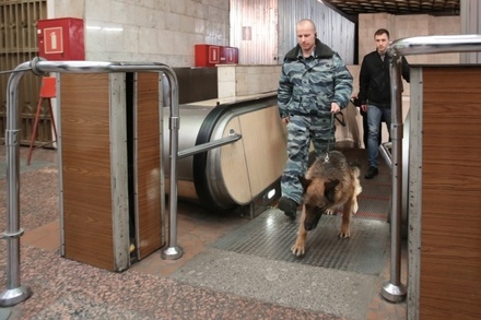 Две станции метро Петербурга закрыли из-за угрозы взрыва