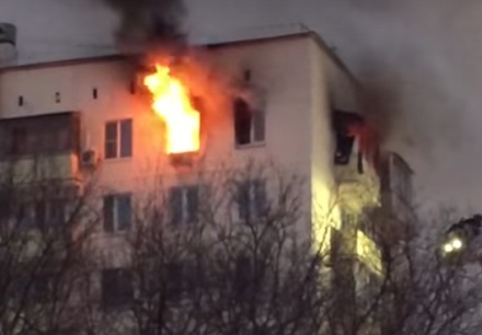 При пожаре в жилом доме в центре Москвы погиб один человек