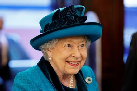 Елизавета II поддержала решение принца Гарри об отказе от королевских привилегий