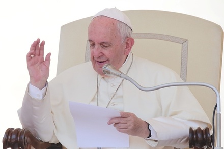 Папа римский Франциск застрял в лифте и опоздал на мессу